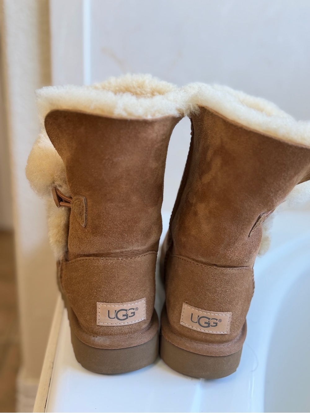 UGG woman’s Chestnut Suede Sheepskin Boots with Cream Lining